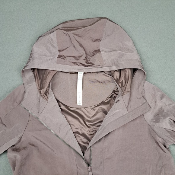 Lululemon Rain Jacket Womens 6 Misty Mocha Belted Water Repellent Athletic - Picture 9 of 14